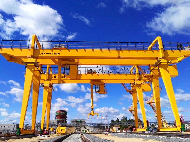 Universal gantry crane